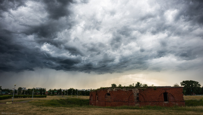 Bad weather over the Bobruisk fortress - My, Bobruisk, Republic of Belarus, Weather, The clouds, Nikon, Rain, The photo