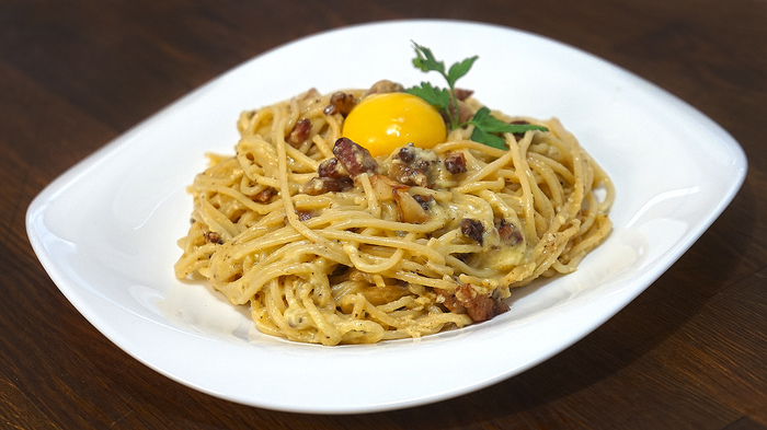 Pasta Carbonara. Simple classic. - My, Cheese, Carbonara, Bacon, Parmesan, Spaghetti, Paste, Video recipe, Video, Longpost, Cooking