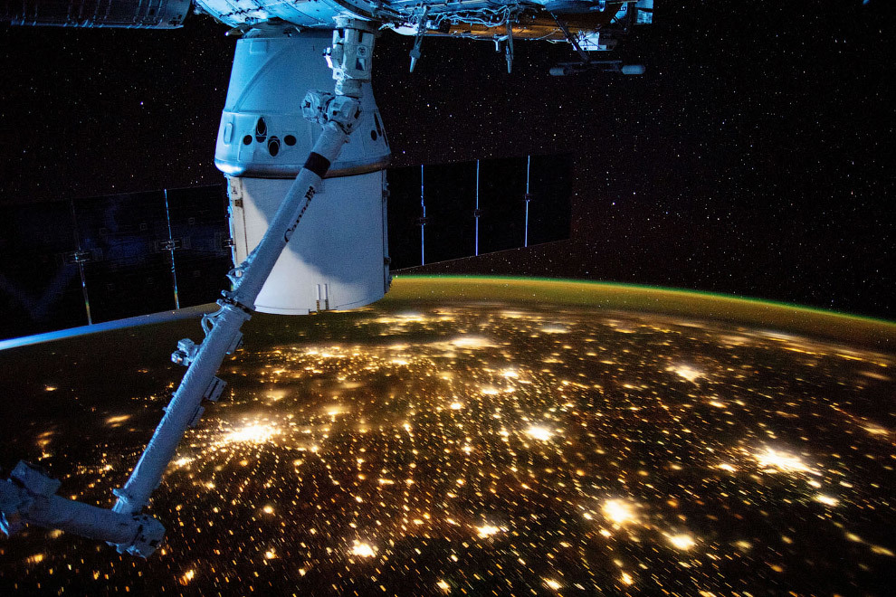 Space view. МКС станция Космическая Орбита. Снимки МКС из космоса. О земле и космосе. Земля с космоса станция.