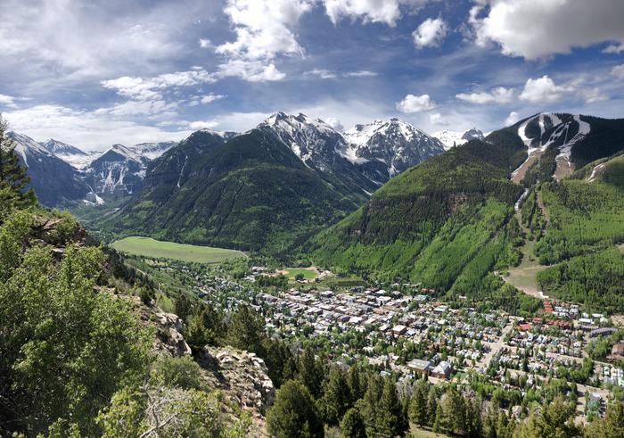 Маленький городок в Колорадо, расположенный между горами Сан-Хуан