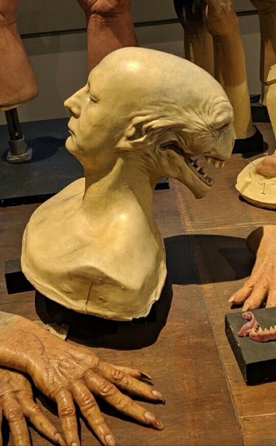 Two-faced - Sculpture, two faces, Bust