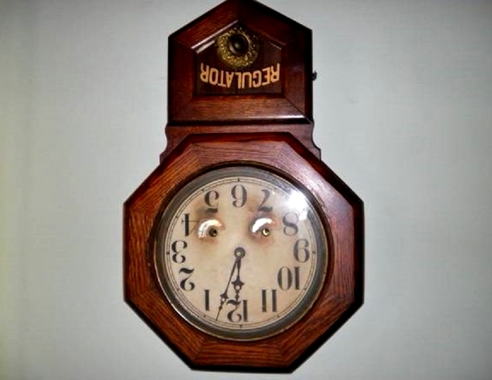 ...и циферблат начинает всматриваться в тебя