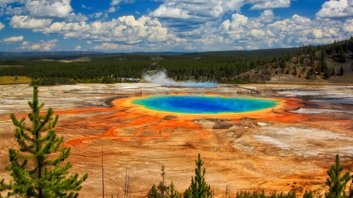 Yellowstone activity in June: 73 earthquakes, Steamboat geyser began to erupt more often - The science, USA, Volcano, Peace