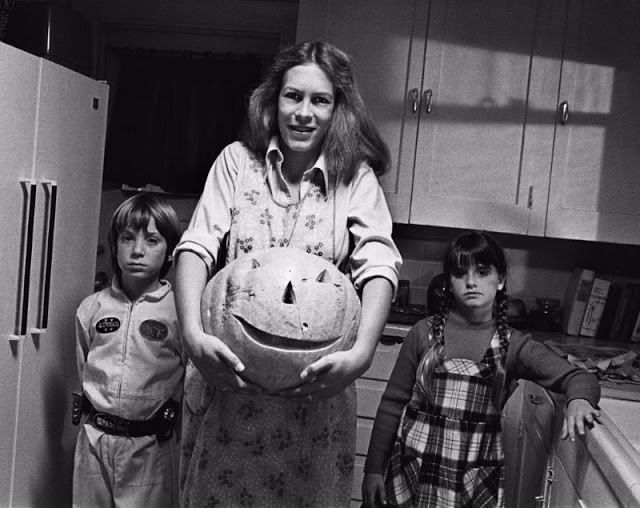 Babysitter murders. - My, Halloween, Horror, Movies, , John Carpenter, Jamie Lee Curtis, , Longpost