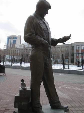 Monument to Gena Bukin in Yekaterinurge - Bukin, Serials, Yekaterinburg, Creation, Happy together, Gena Bukin, Gennady Bukin, Monument, Happy Together (TV Series)