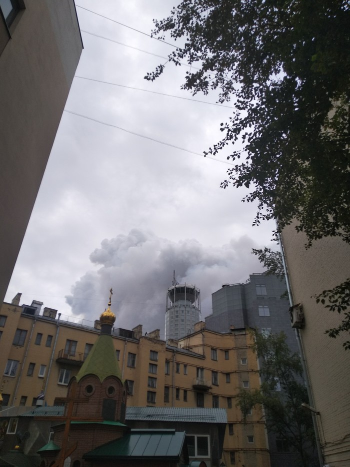 Fire behind the Paveletsky railway station. Msk. - Moscow, Fire, My, Paveletsky Railway Station, Longpost