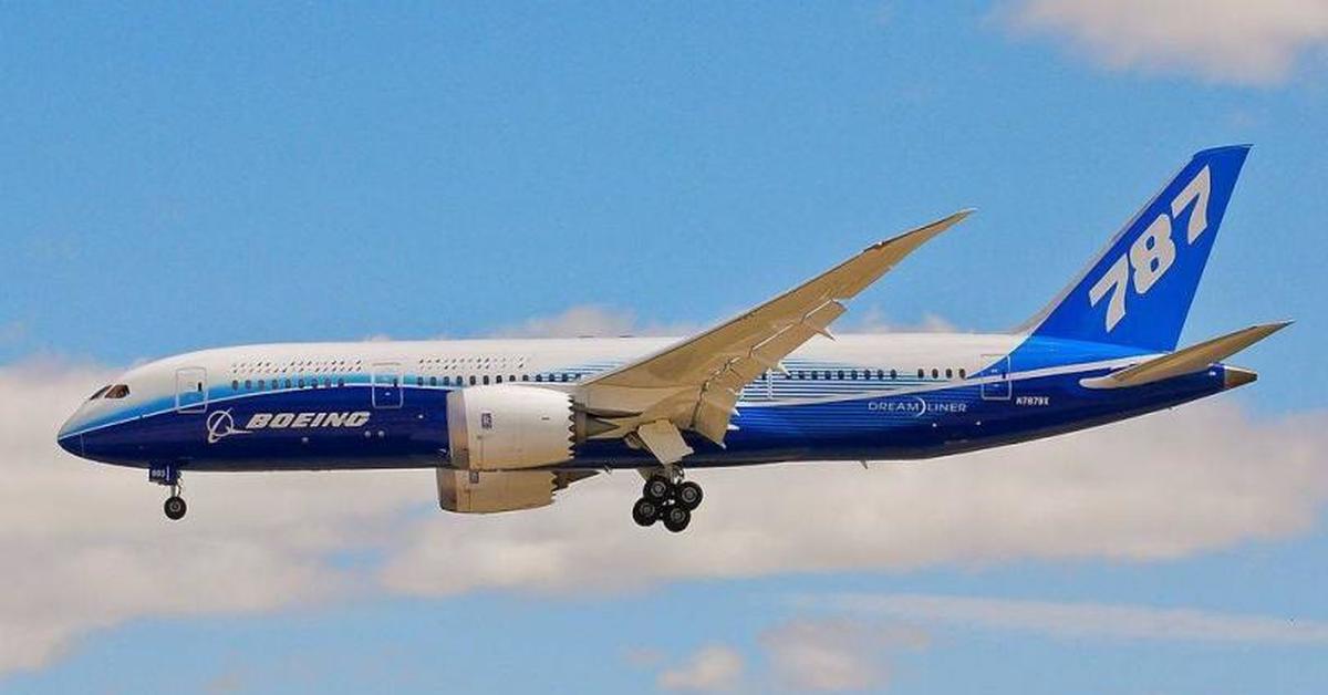 Показать самолет боинг. Боинг 787. Дримлайнер 787. Самолет 787 Dreamliner. Boeing 787-9.