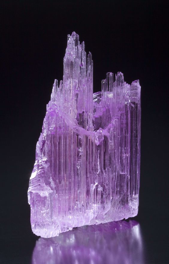 Kunzite - Minerals, A rock, Crystals, Natural stones, Mineralogy, Interesting, Longpost