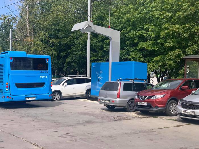 When futurism crashes into reality - Electric bus, Charger, Parking, The ultimate, Moscow