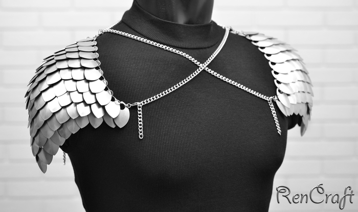 Men's Scaled Shoulders - My, Needlework without process, Longpost, Chain mail jewelry, Decoration, Armor, Shoulders, Scales