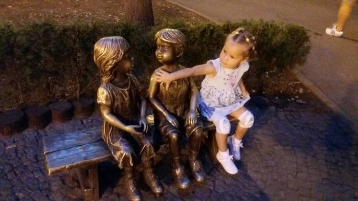 Love for all ages... - My, Sculpture, Children, The park