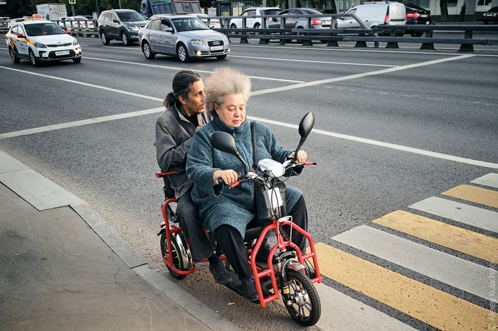 Flying towards the wind - My, Moscow, Scooter, Strange people, Humor