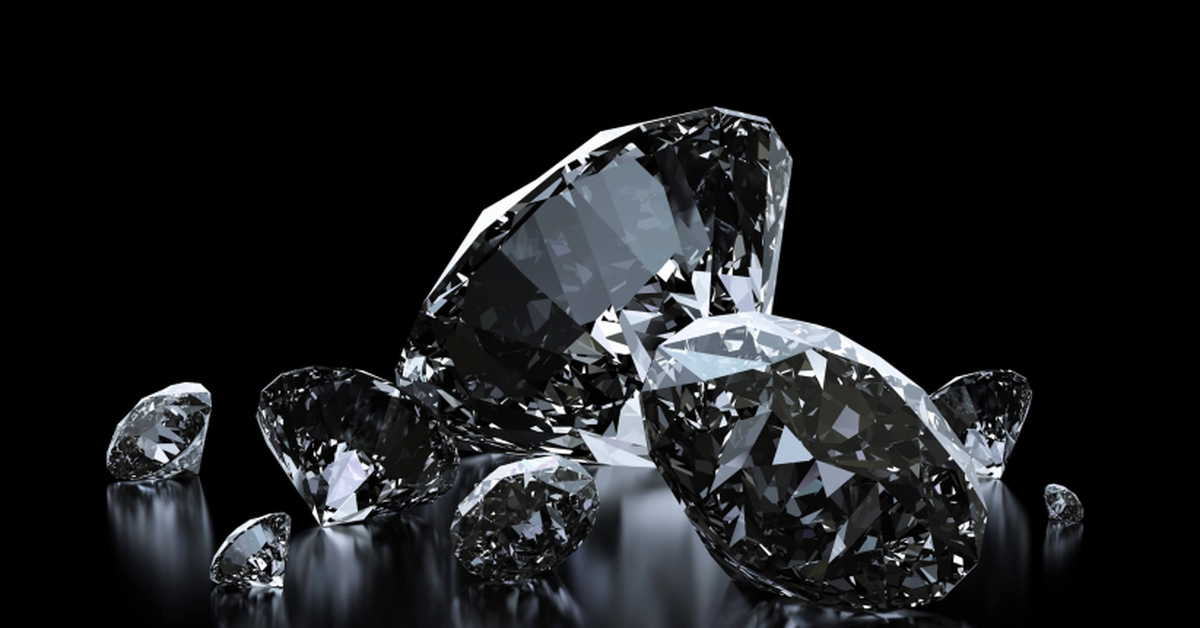 Инвестирование в драгоценности first class diamonds. Бриллианты на черном фоне. Черный драгоценный камень. Черные бриллианты россыпь.