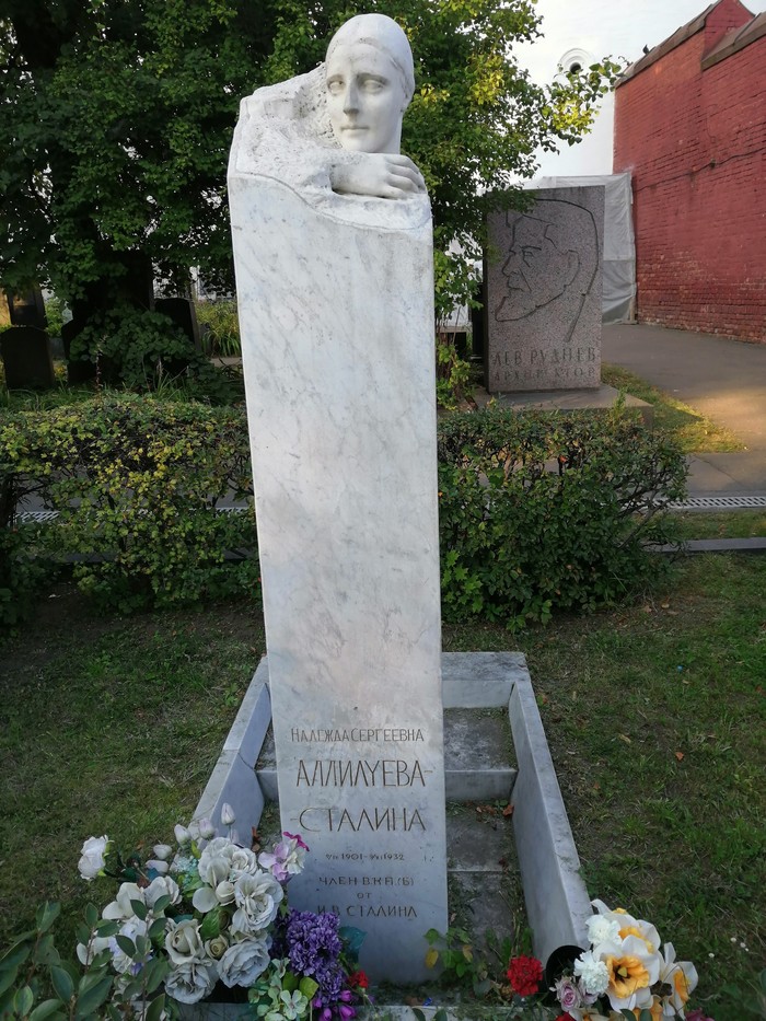 Cult graves of the Novodevichy cemetery, part 2. - My, Cemetery, To be remembered, Memory, Longpost, Novodevichy Cemetery
