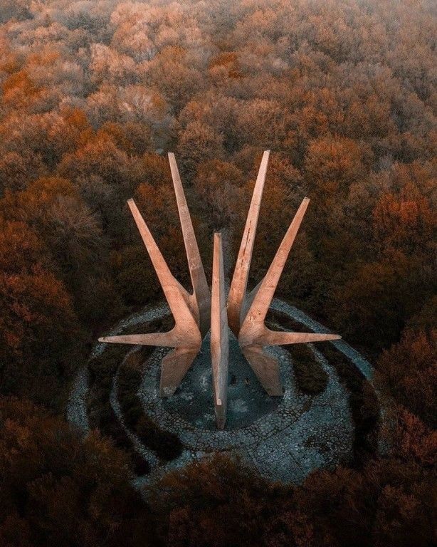 Monument - Monument, Partisans, Serbia