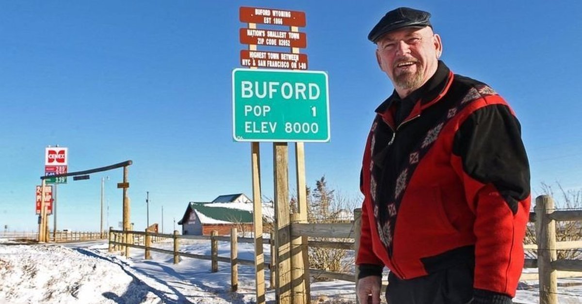 В каком городе живет 1 человек. PHINDELI (Буфорд), Вайоминг, США. Билл Буфорд. Дон Сэммонс. Буфорд город единственный житель.