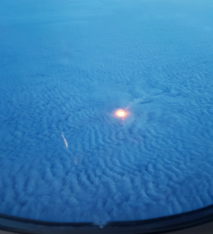 Удивительное явление Вид из самолёта, Странности, Хочу все знать