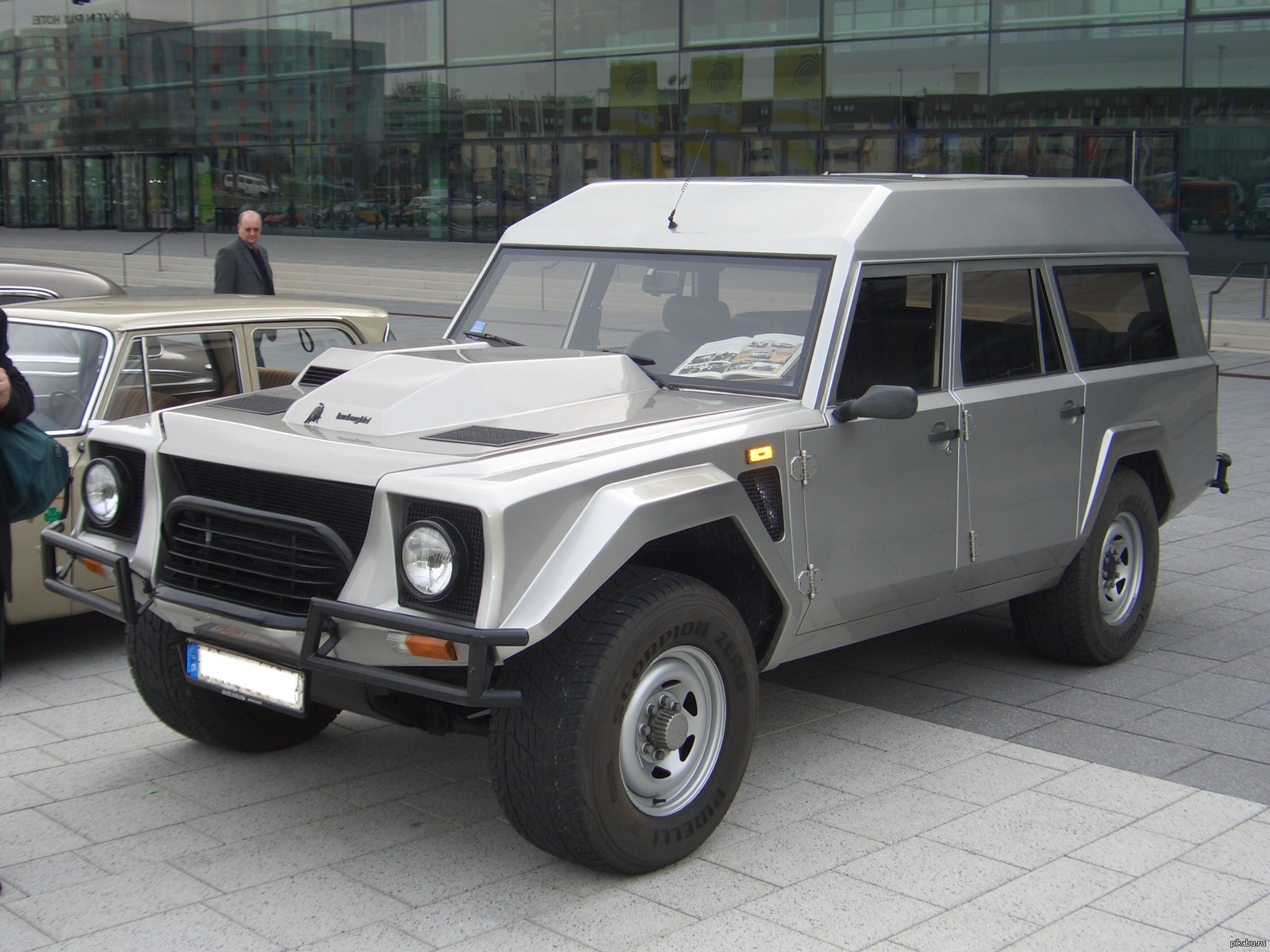 Lamborghini lm005