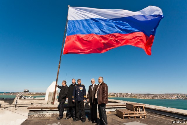 В Севастополе поднят государственный флаг России! | Пикабу