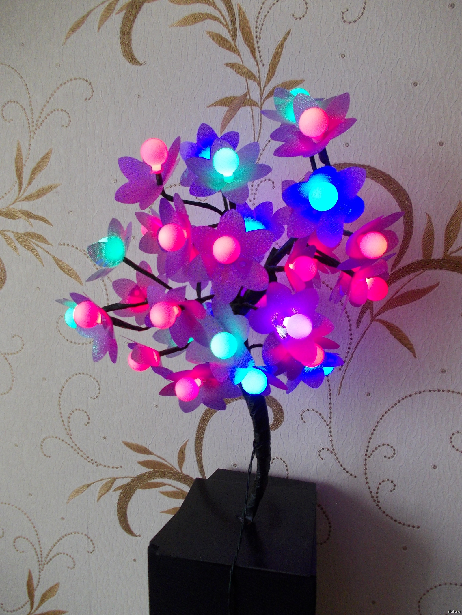 shop light tree - Lamp, Light, New Year