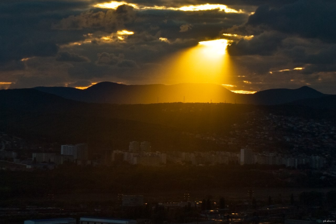 Город луч солнца золотого. Солнечный Луч Владивосток. Луч солнца Элиста.