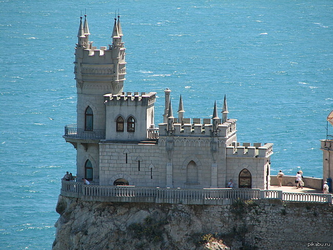 Ласточкино гнездо в крыму экскурсия. Ласточкино гнездо тропа. Замок ласточкино гнездо. Замок ласточкино гнездо, посёлок городского типа гаспра. Ласточкино гнездо до скольки.