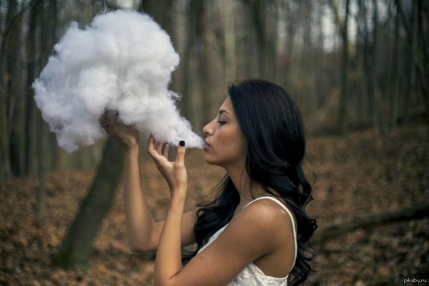 Smoke girl. Девушка в дыму. Девушка дымка. Девушка в дыму фото. Девушка образ в дыму.