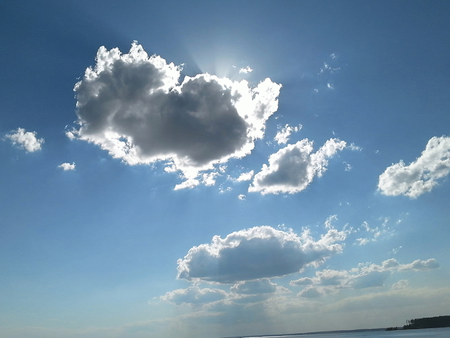 Плывущие облака видео. Облака. Небо с облаками. Облака плывут. В небе плыли облака и.