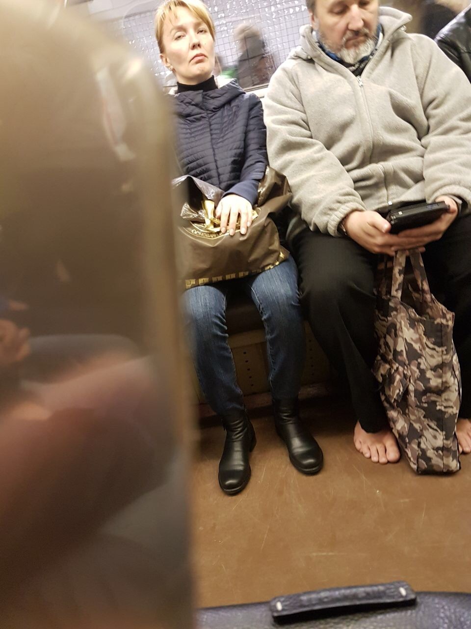 Hobbit on the subway - Metro, Moscow, Legs, Frodo Baggins