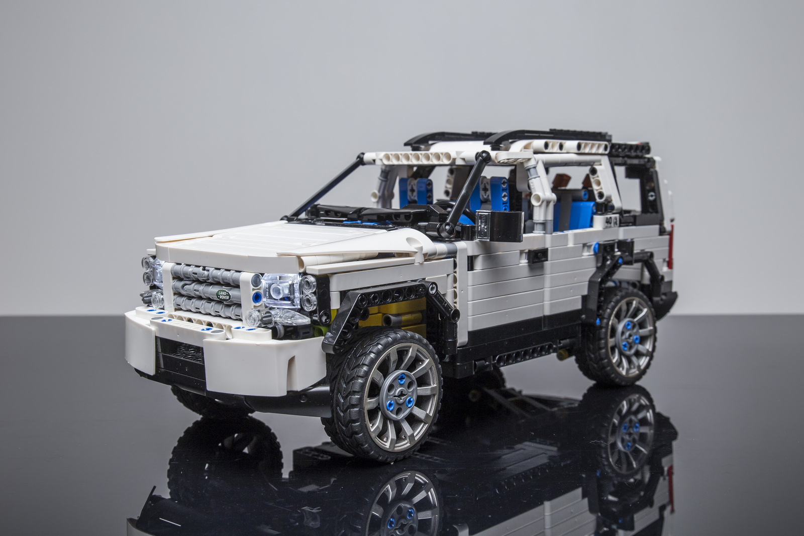 [LEGO] Land Rover Discovery 4 - My, Lego technic, Lego, Land rover, , Tags are clearly not mine, The photo, Longpost