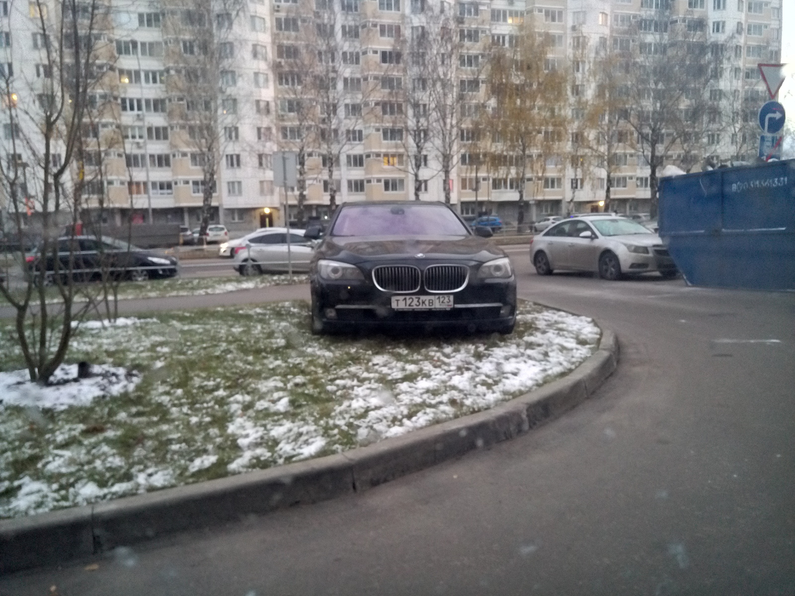 I park like a freak with the letter M. v2.0 - My, , Parking, Неправильная парковка