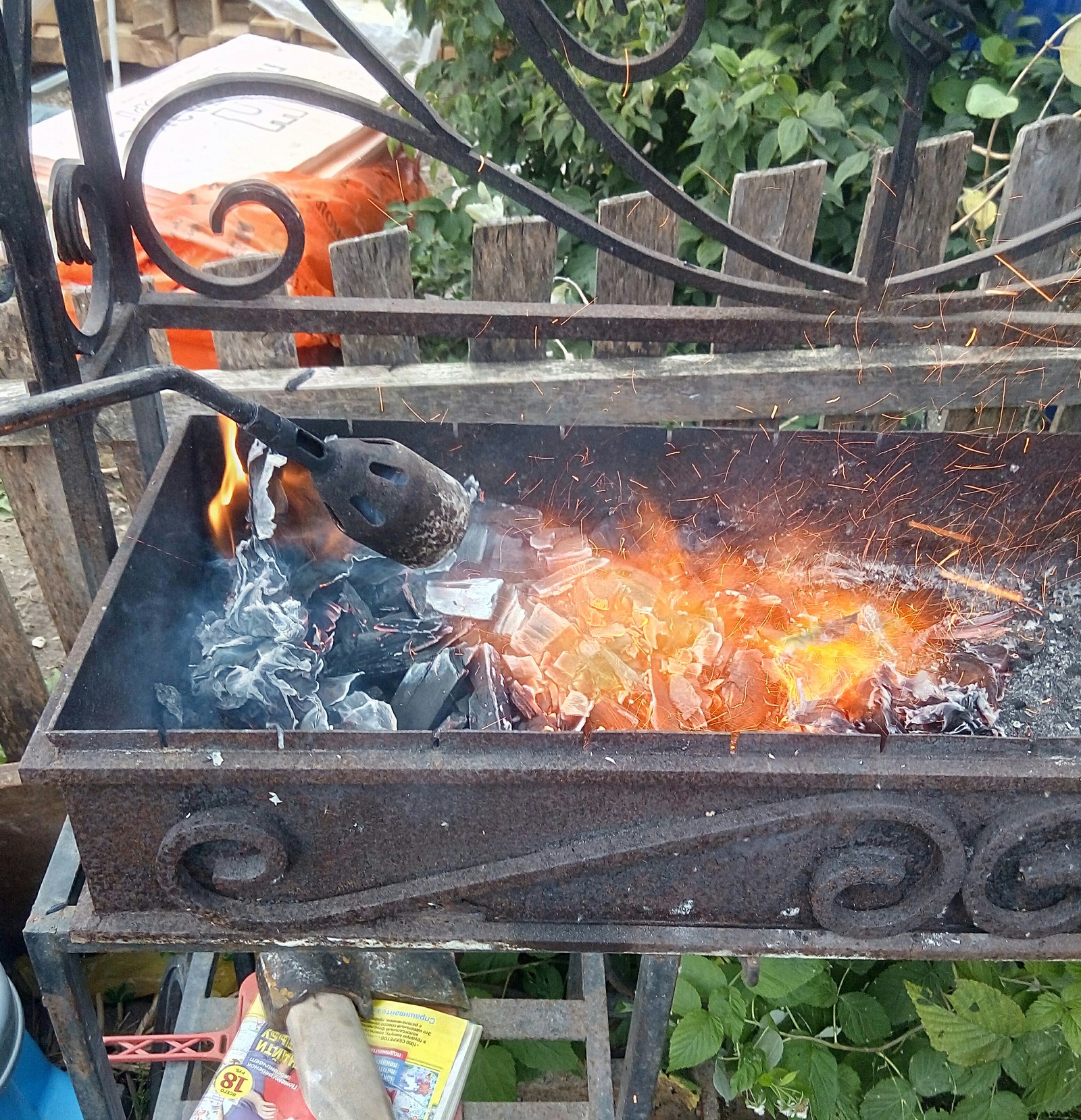 When the lighter fluid has run out, and it's time to fry the meat - My, Brazier, Burner, Gas, Shashlik