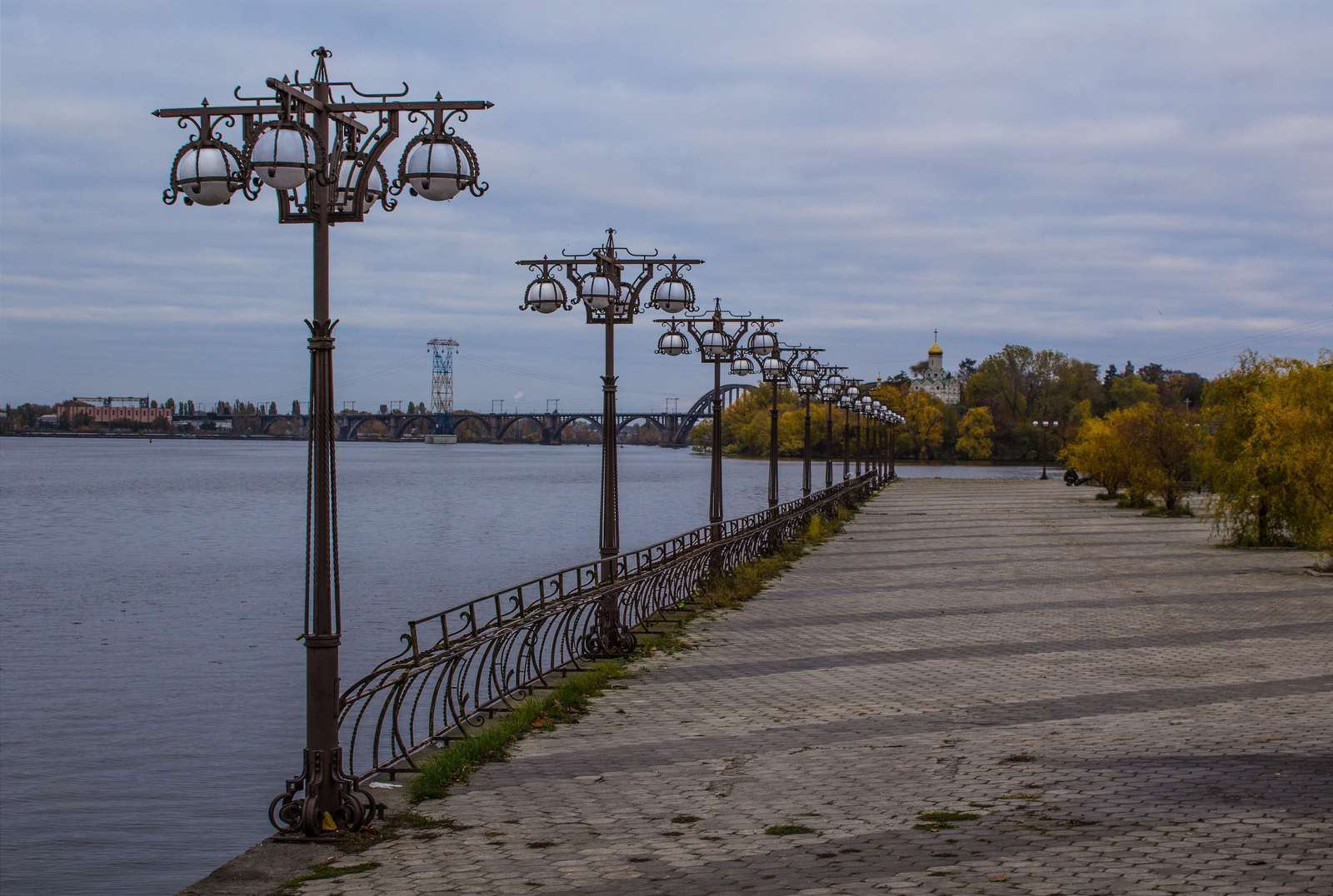 Autumn Dnieper - My, My, Dnieper, Autumn, Bridge, Mainly cloudy, , , Photo on sneaker, Longpost