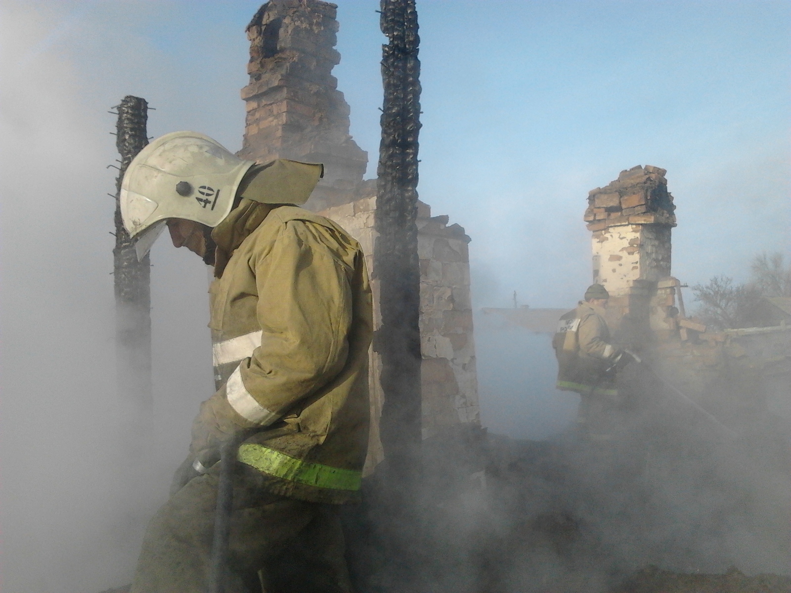 How a hundred-year-old house burned, or why the corpse was not found. - My, Ministry of Emergency Situations, Kamyzyak, Fire, Alcohol, Search, Longpost