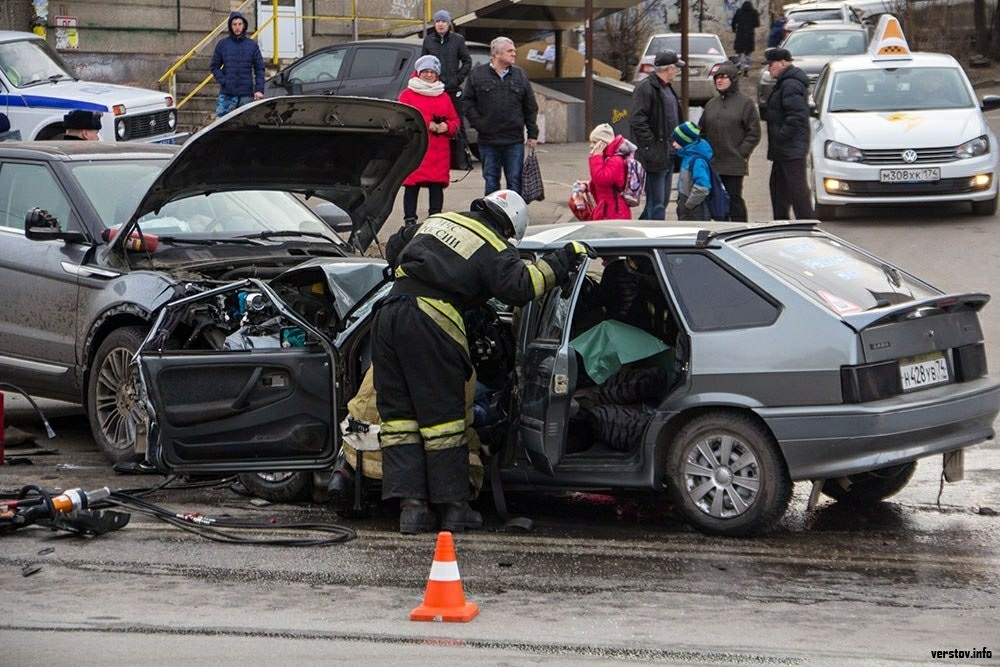 Fatal accident in Magnitogorsk - Magnitogorsk, Road accident, Lada, Death, Longpost, Range rover