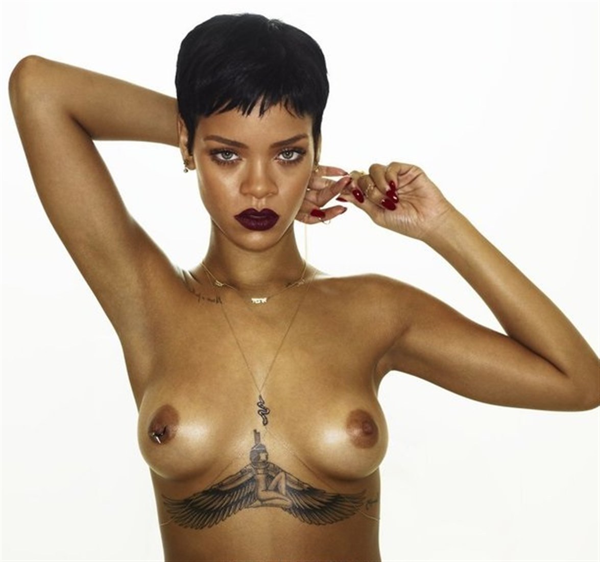 Hackers from the Celeb Jihad group released intimate pictures of the popular American singer Rihanna - NSFW, Rihanna, Draining, The photo, Celebrities, Longpost