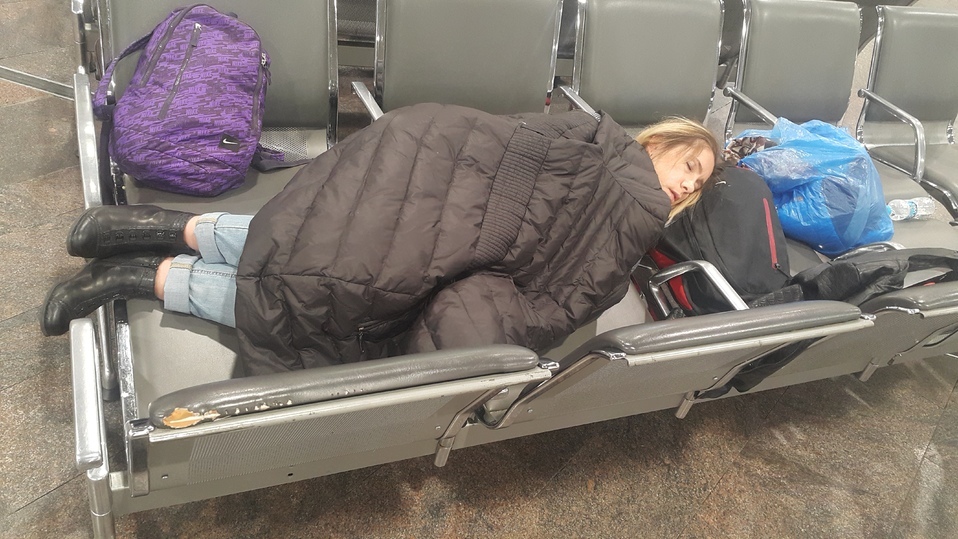 Eternal passengers of Sheremetyevo: “We wash in the toilets, we eat in the canteen for employees” - The airport, Sheremetyevo, A life, Homeless, Bum, Beyond reality, Longpost