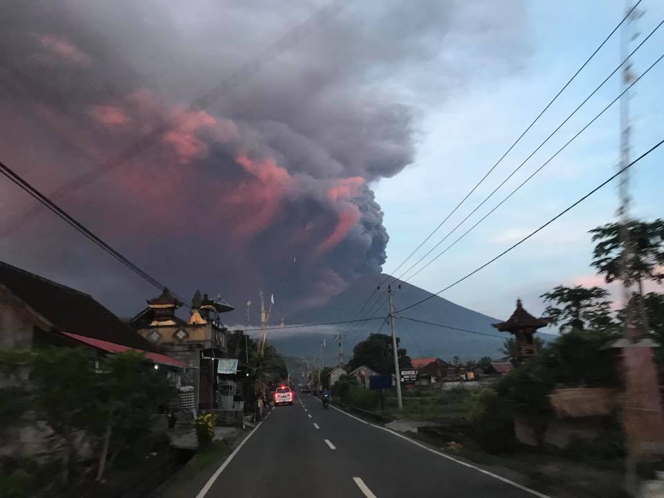 Agunga eruption, Bali. - Eruption, Bali, Agung Volcano, Video, Longpost, Eruption