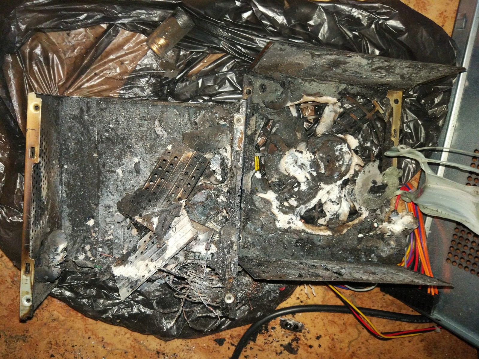 My computer smokes! Please see what happened... - My, Computer, Repair, Firewood, Badly, Longpost