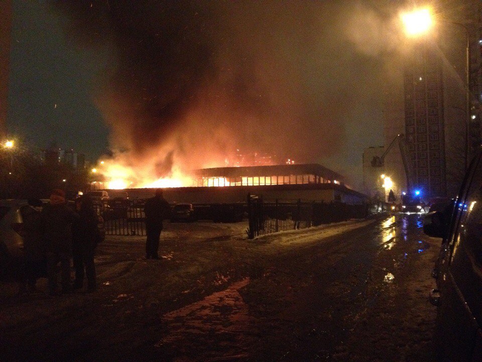 Market burned down in Chertanovo at night - , Fire, Chertanovo, Market, Longpost