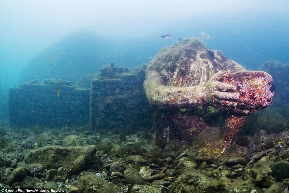 Bailly, a sunken resort city for the aristocrats and nouveau riches of ancient Rome, lies beneath the glistening surface of the Gulf of Naples - My, Ancient Rome, Story, Translation, Rare photos, , Longpost