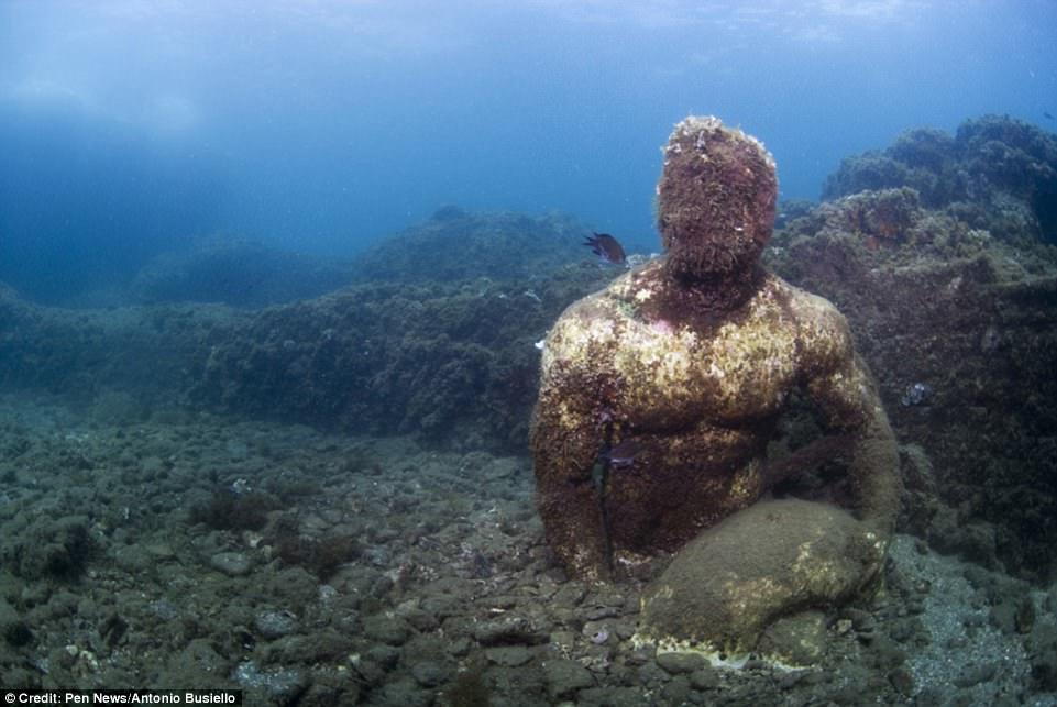 Bailly, a sunken resort city for the aristocrats and nouveau riches of ancient Rome, lies beneath the glistening surface of the Gulf of Naples - My, Ancient Rome, Story, Translation, Rare photos, , Longpost