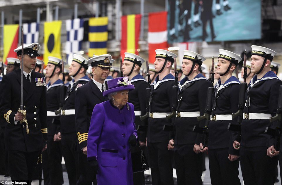 The years are running... - Queen Elizabeth II, Story, Historical photo, England