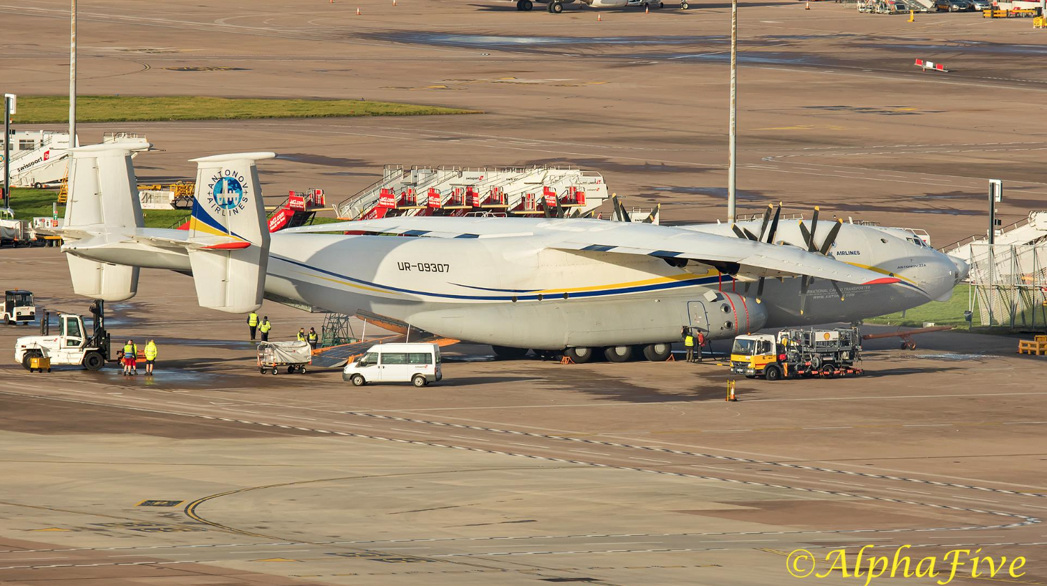 Unique engine sound! Antonov An-22 leaving Manchester Airport during a strong crosswind - Aviation, Airplane, Technics, AN-22, Video, Longpost