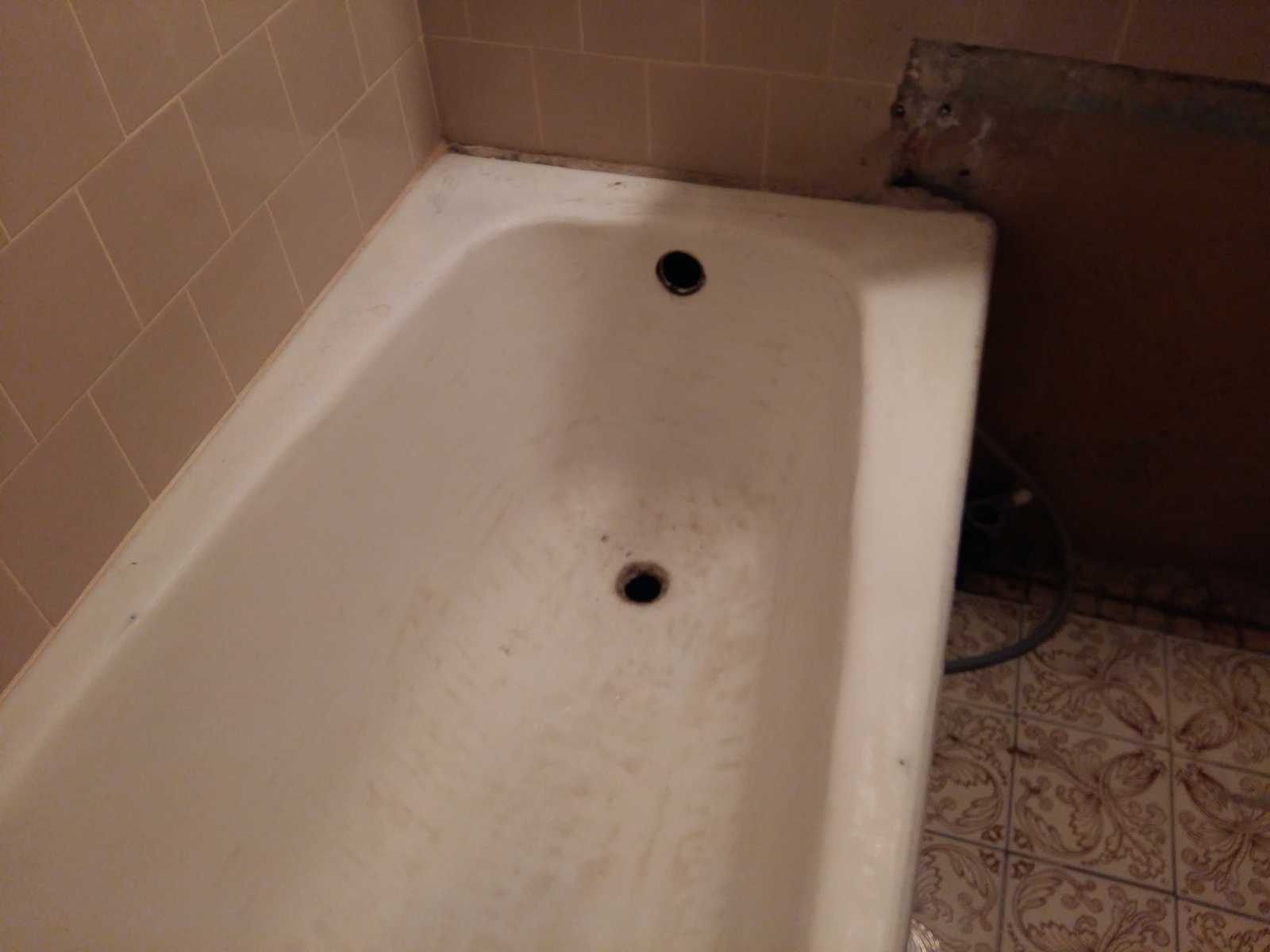 Bathtub restoration (good old cast-iron bathtub). - My, Liquid acrylic, Cast iron bath, , Video, Longpost