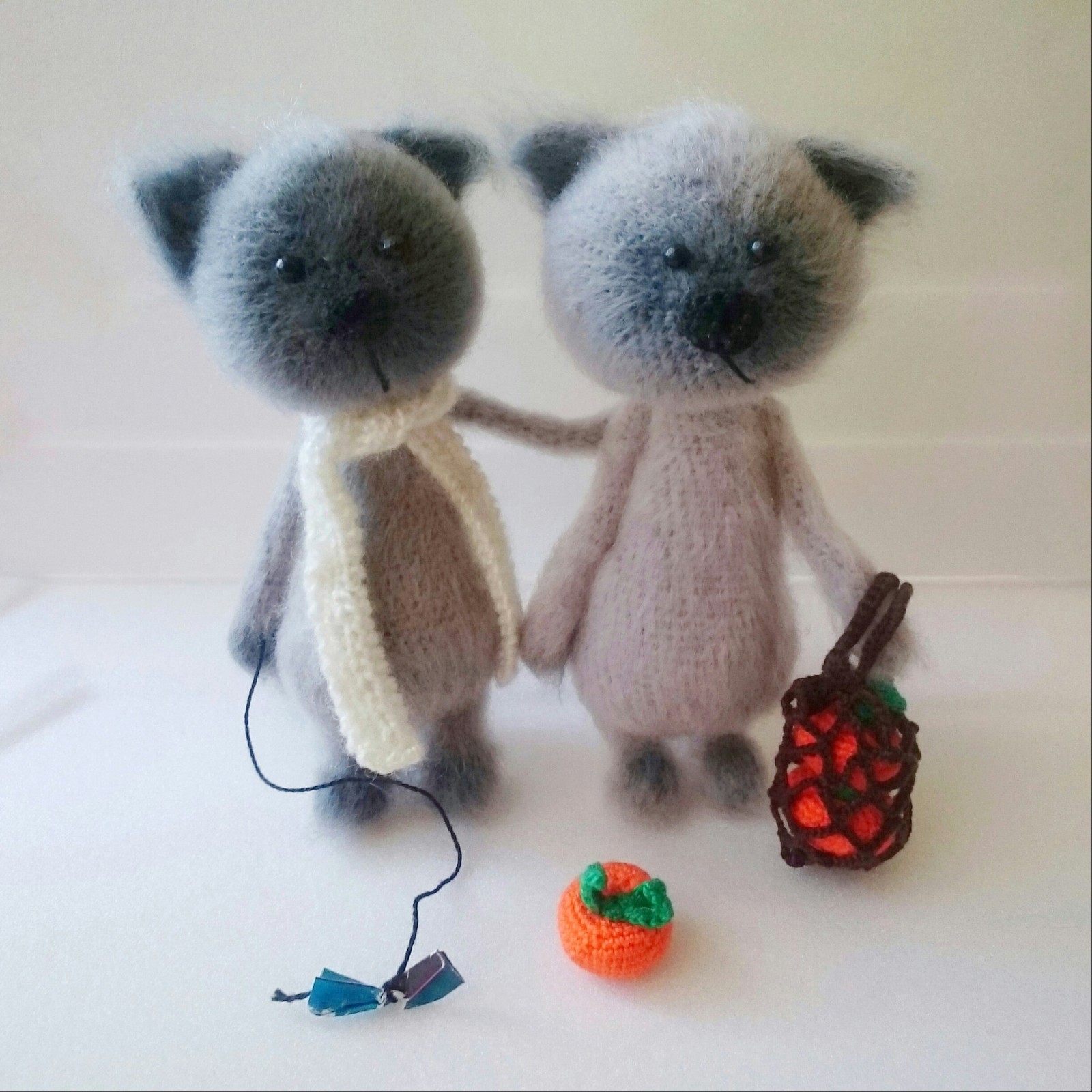 A little New Year's mood, a snowman and cats) - My, With your own hands, Needlework without process, Knitting, Crochet, Knitted toys, snowman, cat, Amigurumi, Longpost