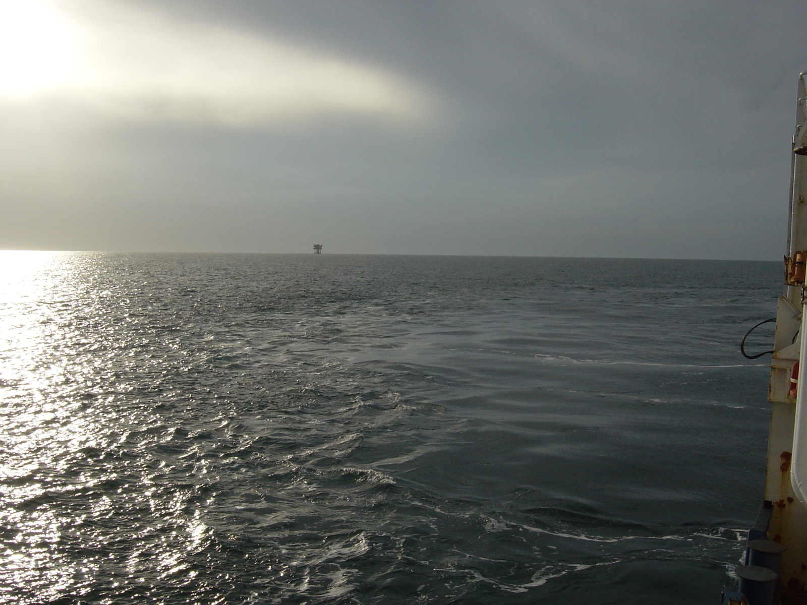 Somewhere in the North Sea - Oil, Platform, North Sea, , Longpost