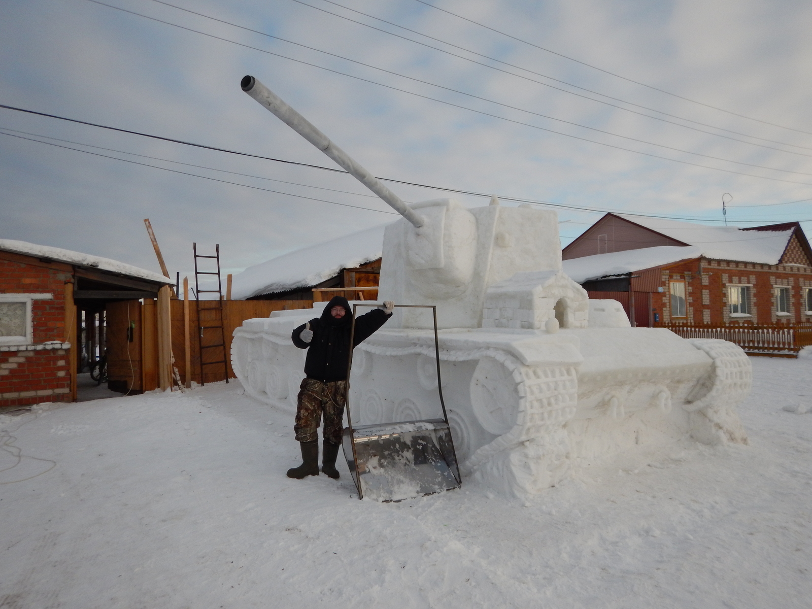 Soviet heavy tank KV-5 from the snow. (Real size) - My, Tanks, snowman, , New Years holidays, Video, Longpost