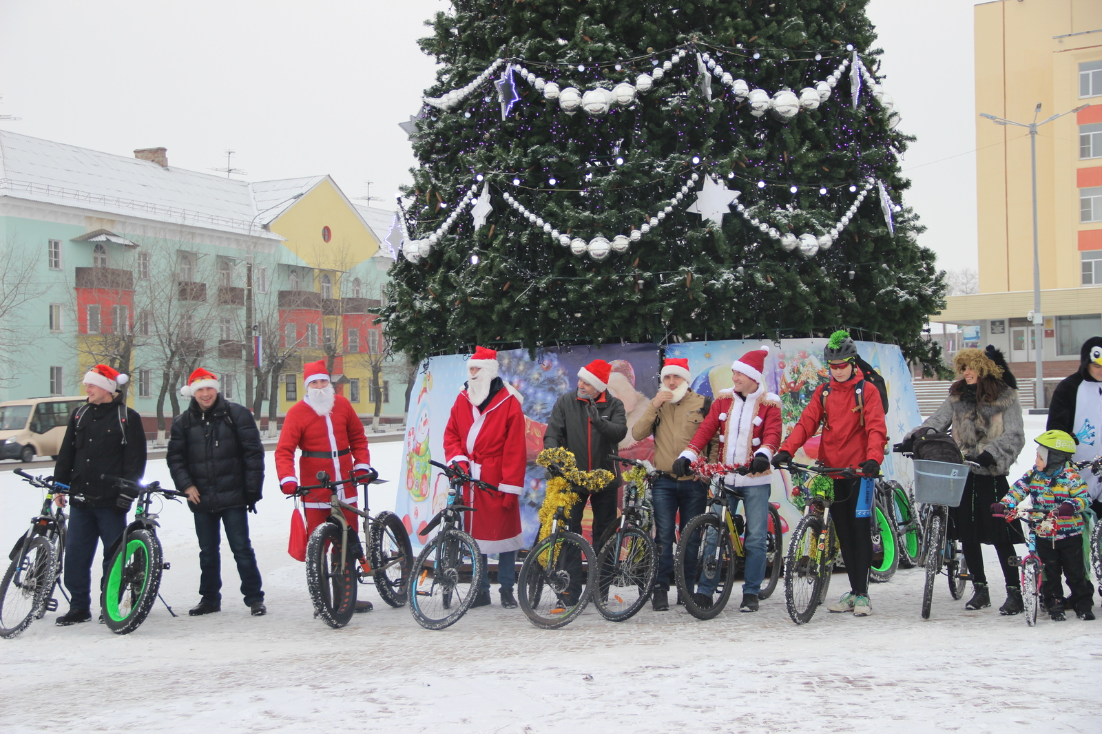 The second annual Bike Parade of Santa Clauses and Snow Maidens. VeloLiski - My, Bikes, Veloliski, My, Liski, A bike, Bike parade, New Year, Video, Longpost