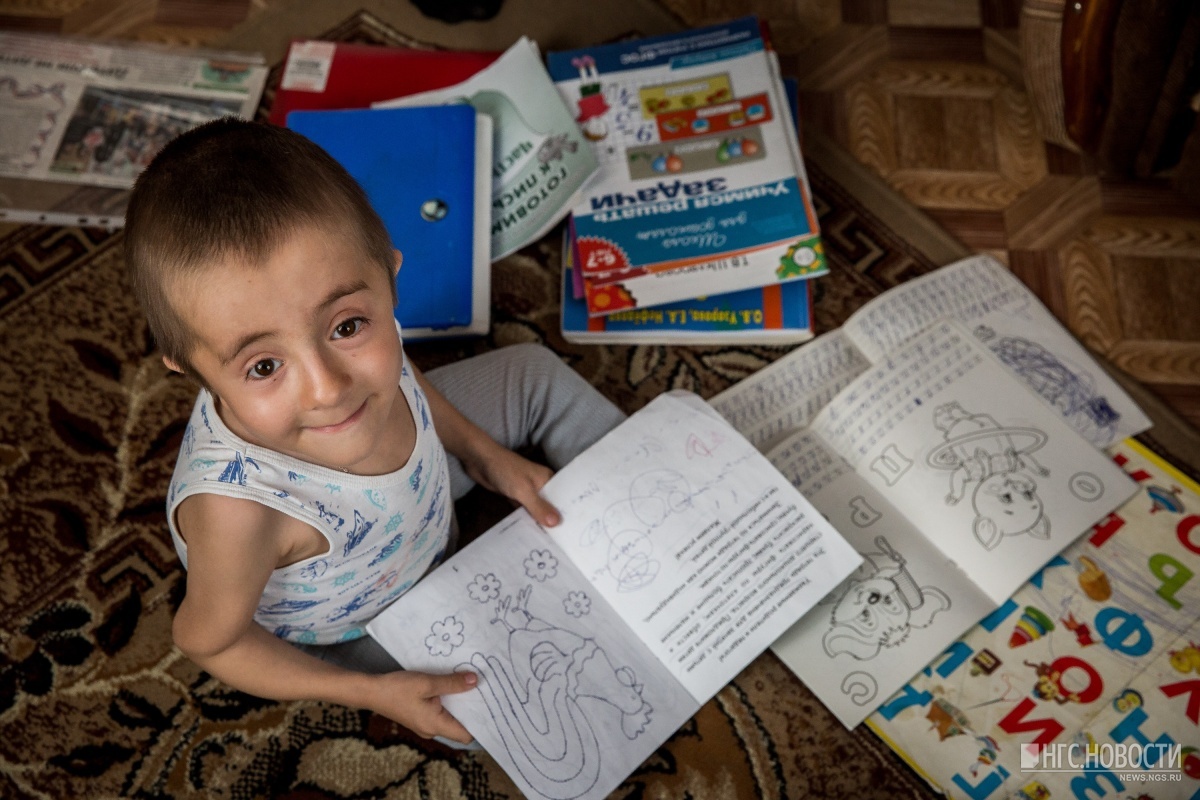 Crystal Boy: The story of 6-year-old Syoma from Siberia, due to a rare disease, his bones break from any touch - Siberia, Novosibirsk region, NHS, Osteogenesis imperfecta, Longpost, Disease, Bones